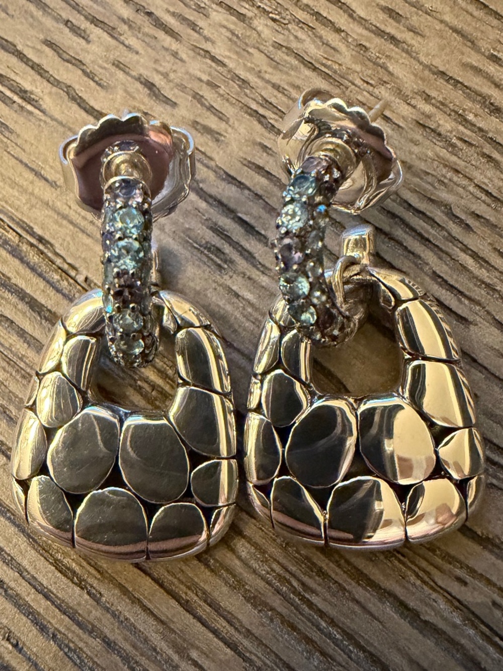 John Hardy Kali Lava Half Hoop w/Doorknocker iolite & Blue Topaz Earrings - Picture 2 of 4